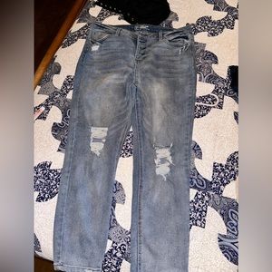 Walmart, no boundaries brand hi rise skinny jeans, size 17.